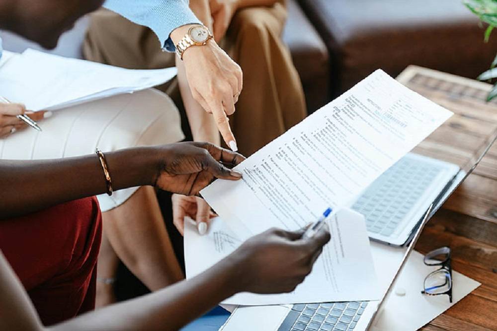 🟠  Reviewing governance reports course image
